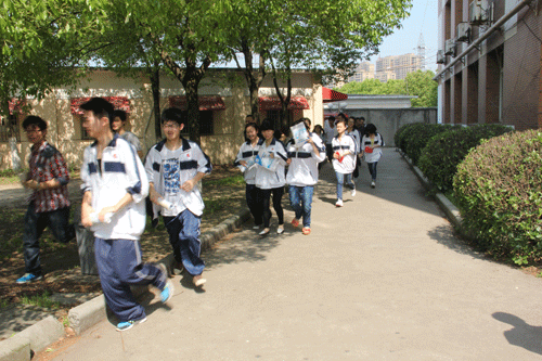 201351594429850.gif