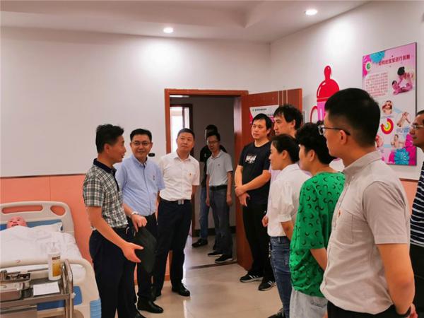 0815提升職業(yè)技能 展示專業(yè)風(fēng)采——市人大調(diào)研組一行來秀水學(xué)院開展調(diào)研工作-史源1_副本.jpg