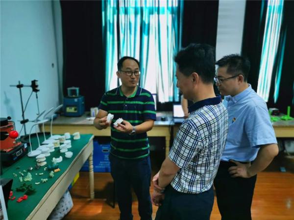 0815提升職業(yè)技能 展示專業(yè)風(fēng)采——市人大調(diào)研組一行來秀水學(xué)院開展調(diào)研工作-史源8_副本.jpg